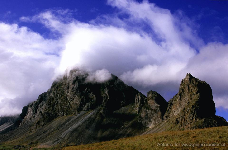 ISLANDA Meraviglie della natura 161R97-513 Pin.jpg